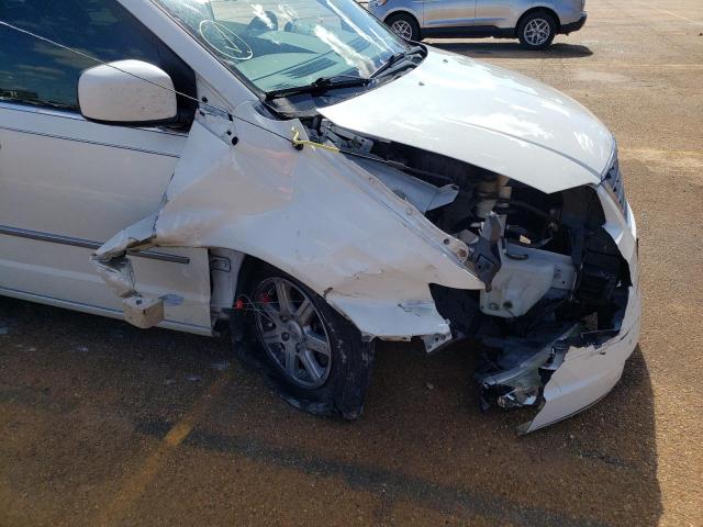 Photo 9 from auction – 2010 CHRYSLER TOWN & COU with VIN 2A4RR5D14AR221826
