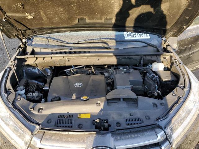 Photo 7 from auction – 2017 TOYOTA HIGHLANDER with VIN 5TDDZRFH5HS367543