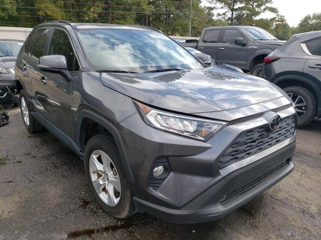 TOYOTA RAV4 XLE 2019 with VIN JTMW1RFV5KD017046 - Photo from auction