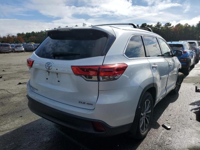 Photo 4 from auction – 2017 TOYOTA HIGHLANDER with VIN 5TDJZRFH0HS473370