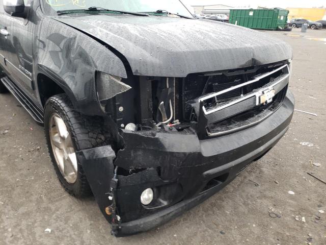 Photo 9 from auction – 2011 CHEVROLET SUBURBAN K with VIN 1GNSKHE32BR354905