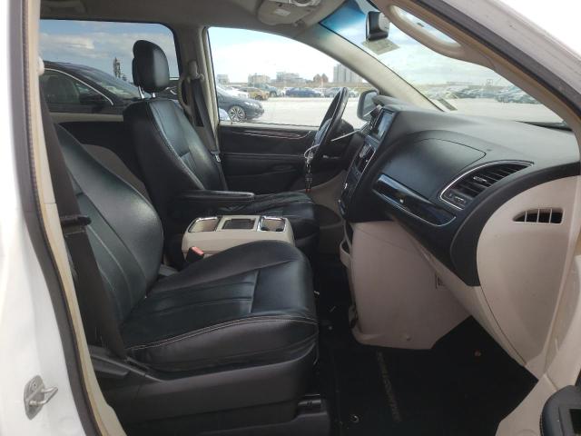 Photo 5 from auction – 2014 CHRYSLER TOWN & COU with VIN 2C4RC1BG7ER447792