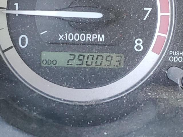 Photo 8 from auction – 2004 TOYOTA SIENNA with VIN 5TDZA23C04S046145
