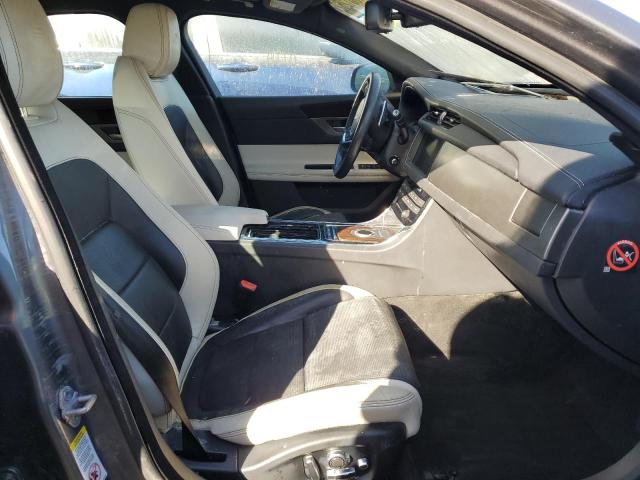 Photo 5 from auction – 2018 JAGUAR XF S with VIN SAJBM2FV8JCY65313