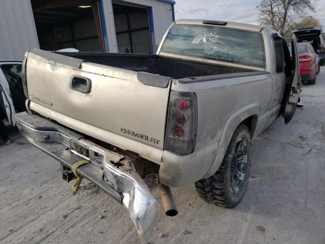 Photo 4 from auction – 2002 CHEVROLET SILV2500 2 with VIN 1GCHC29U52E185504