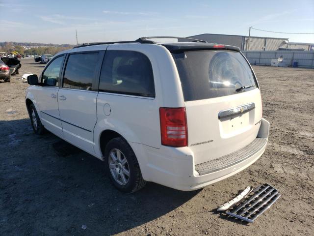 Photo 3 from auction – 2010 CHRYSLER TOWN & COU with VIN 2A4RR5D15AR155674