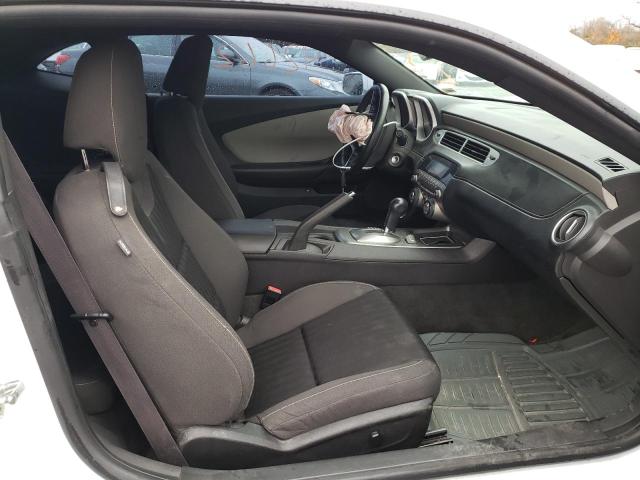 Photo 5 from auction – 2015 CHEVROLET CAMARO LS with VIN 2G1FB1E35F9204636