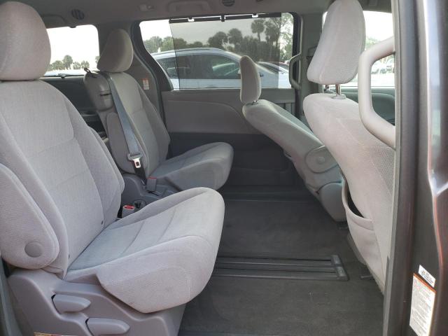 Photo 6 from auction – 2017 TOYOTA SIENNA LE with VIN 5TDKZ3DC8HS817794