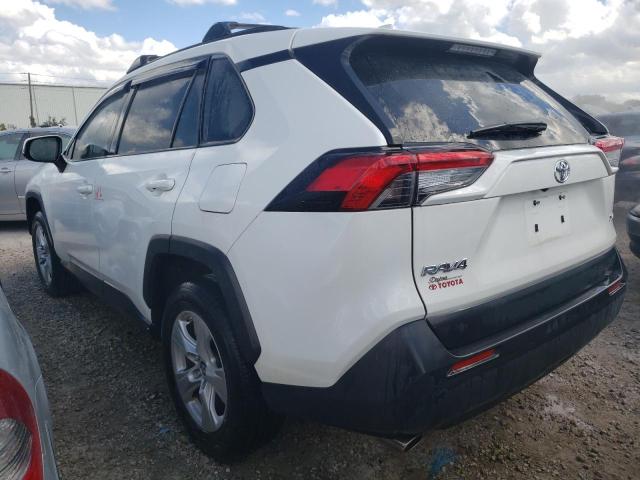 Photo 3 from auction – 2019 TOYOTA RAV4 XLE with VIN JTMW1RFV3KD005199