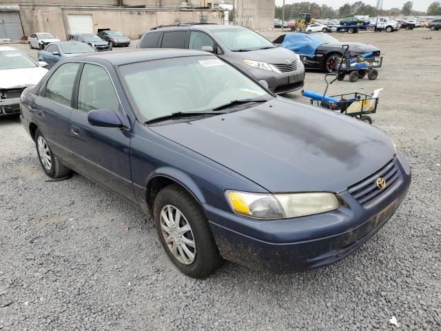TOYOTA CAMRY CE 1998 with VIN 4T1BF22K4WU068543 - Photo from auction