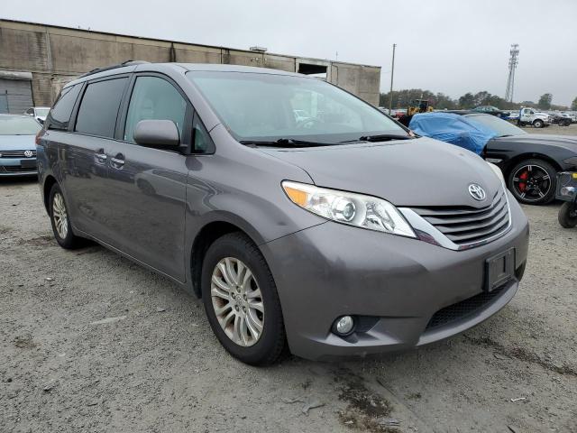 TOYOTA SIENNA XLE 2011 with VIN 5TDYK3DC1BS010636 - Photo from auction