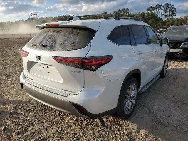 Photo 4 from auction – 2022 TOYOTA HIGHLANDER with VIN 5TDFARAH7NS015423