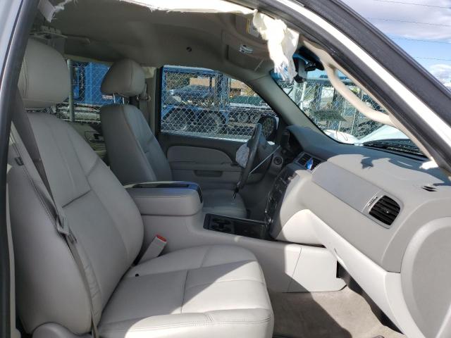 Photo 5 from auction – 2011 CHEVROLET AVALANCHE with VIN 3GNTKFE33BG100368