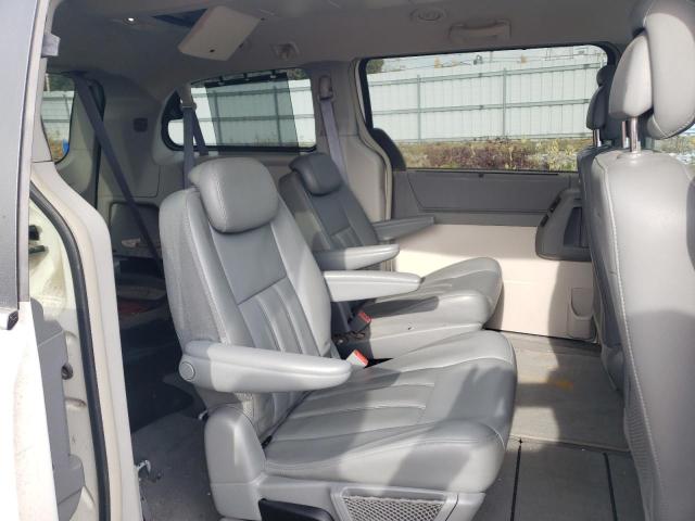 Photo 6 from auction – 2010 CHRYSLER TOWN & COU with VIN 2A4RR5DXXAR278097