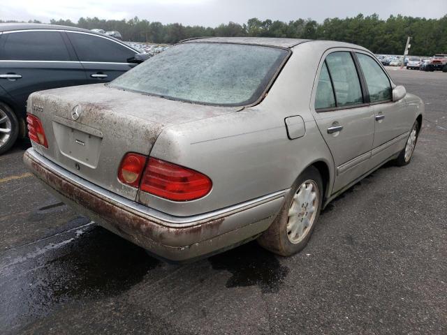 Photo 4 from auction – 1999 MERCEDES-BENZ E 320 with VIN WDBJF65H2XA772524
