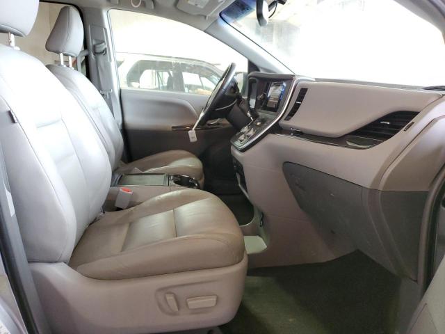 Photo 5 from auction – 2015 TOYOTA SIENNA XLE with VIN 5TDDK3DC0FS105340
