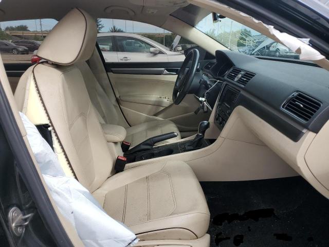 Photo 5 from auction – 2016 VOLKSWAGEN PASSAT with VIN 1VWAT7A30GC063831