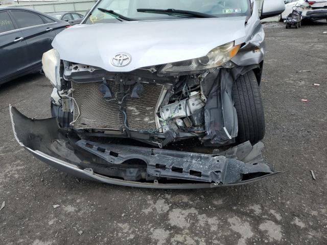 Photo 9 from auction – 2011 TOYOTA SIENNA XLE with VIN 5TDYK3DC9BS016183