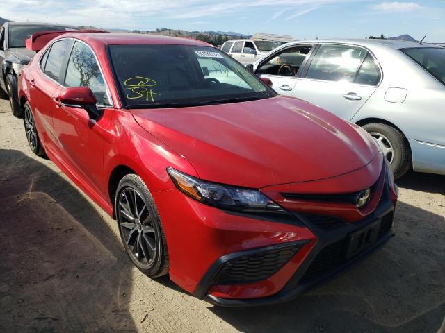 TOYOTA CAMRY SE 2022 with VIN 4T1G11AK3NU030574 - Photo from auction