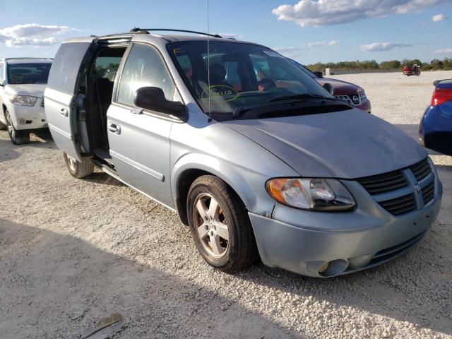 DODGE GRAND CARA 2005 with VIN 2D4GP44L05R217022 - Photo from auction