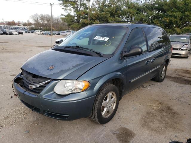 Photo 2 from auction – 2005 CHRYSLER TOWN & COU with VIN 2C4GP54L75R257228