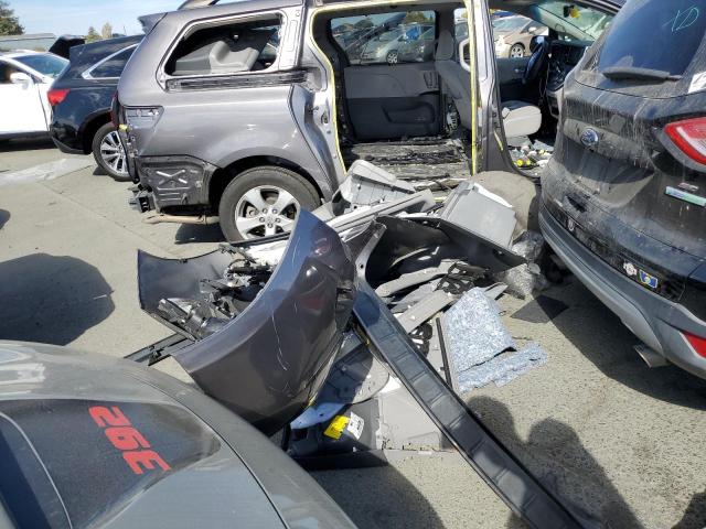 Photo 9 from auction – 2017 TOYOTA SIENNA LE with VIN 5TDKZ3DC5HS775326