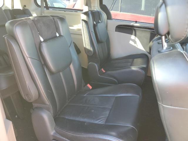 Photo 6 from auction – 2015 CHRYSLER TOWN & COU with VIN 2C4RC1GG8FR731281
