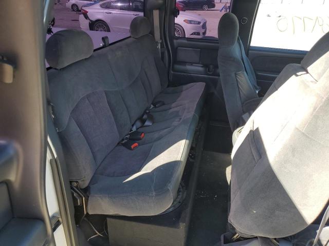 Photo 6 from auction – 2001 CHEVROLET SILVERADO with VIN 2GCEC19T711371310