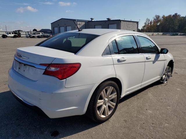 Photo 4 from auction – 2013 CHRYSLER 200 LX with VIN 1C3CCBAB2DN704861