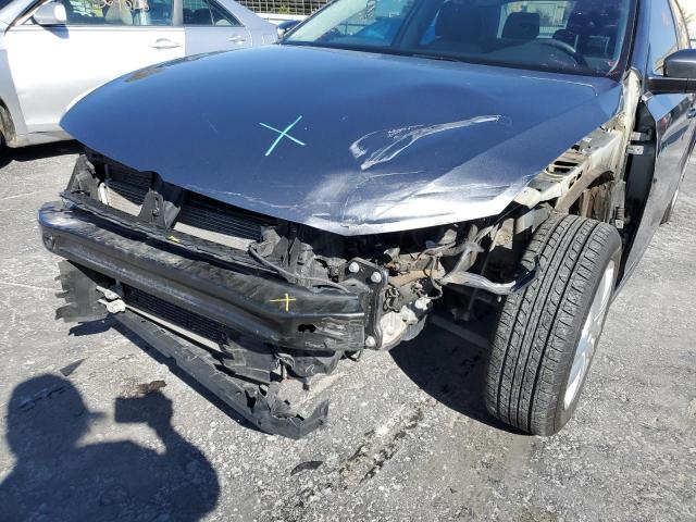 Photo 9 from auction – 2017 VOLKSWAGEN JETTA S with VIN 3VW2B7AJ9HM360957