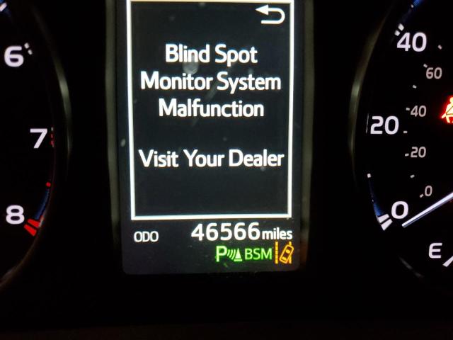 Photo 8 from auction – 2017 TOYOTA RAV4 XLE with VIN JTMRFREVXHJ156664