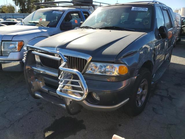 Photo 2 from auction – 2000 LINCOLN NAVIGATOR with VIN 5LMPU28AXYLJ07961