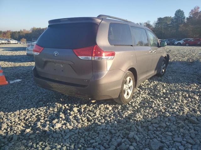 Photo 4 from auction – 2013 TOYOTA SIENNA with VIN 5TDKK3DC6DS328339