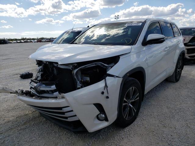 Photo 2 from auction – 2017 TOYOTA HIGHLANDER with VIN 5TDZZRFH5HS195987