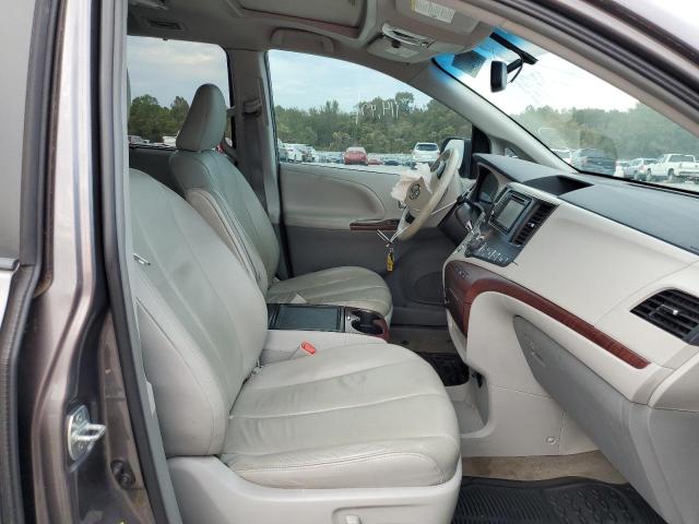 Photo 5 from auction – 2014 TOYOTA SIENNA XLE with VIN 5TDYK3DC2ES493719