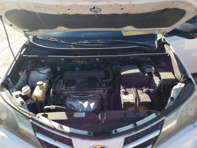 Photo 7 from auction – 2015 TOYOTA RAV4 LE with VIN JTMZFREV8FD078025