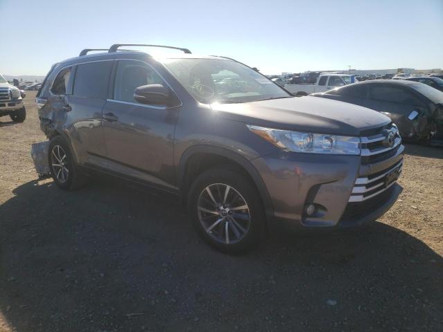 TOYOTA HIGHLANDER 2018 with VIN 5TDJZRFH0JS907700 - Photo from auction