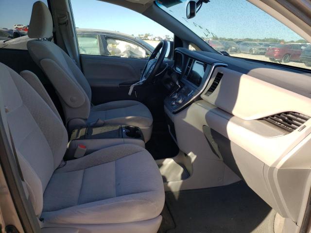 Photo 5 from auction – 2017 TOYOTA SIENNA LE with VIN 5TDKZ3DC7HS886458