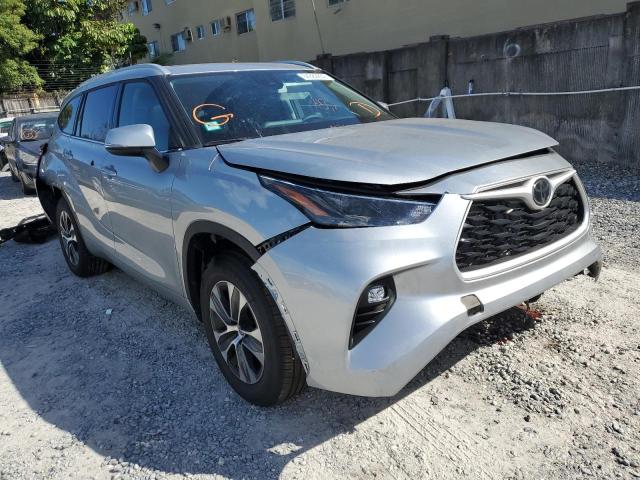 TOYOTA HIGHLANDER 2022 with VIN 5TDHZRAH1NS551298 - Photo from auction