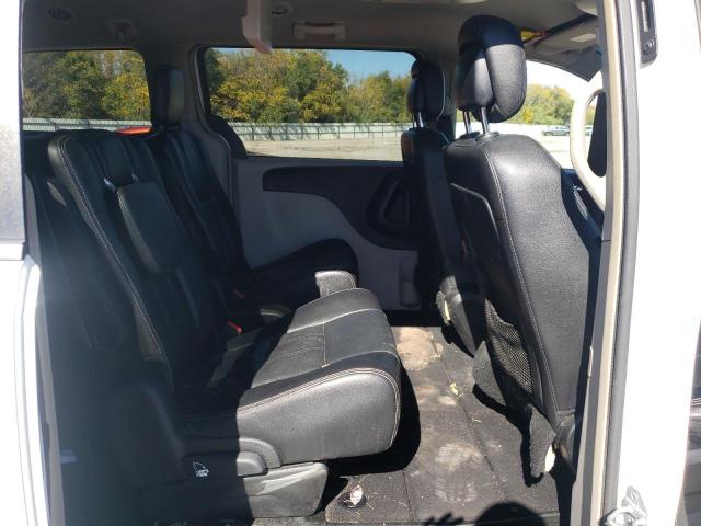 Photo 6 from auction – 2014 CHRYSLER TOWN & COU with VIN 2C4RC1BG6ER372440