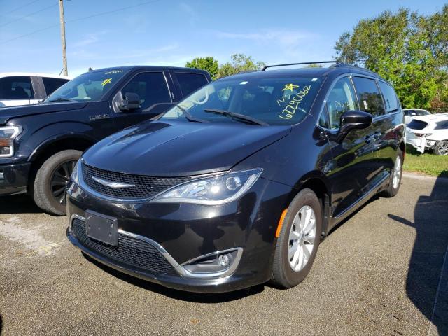 Photo 2 from auction – 2017 CHRYSLER PACIFICA T with VIN 2C4RC1BGXHR788026