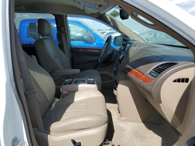 Photo 5 from auction – 2015 CHRYSLER TOWN & COU with VIN 2C4RC1CG9FR628358