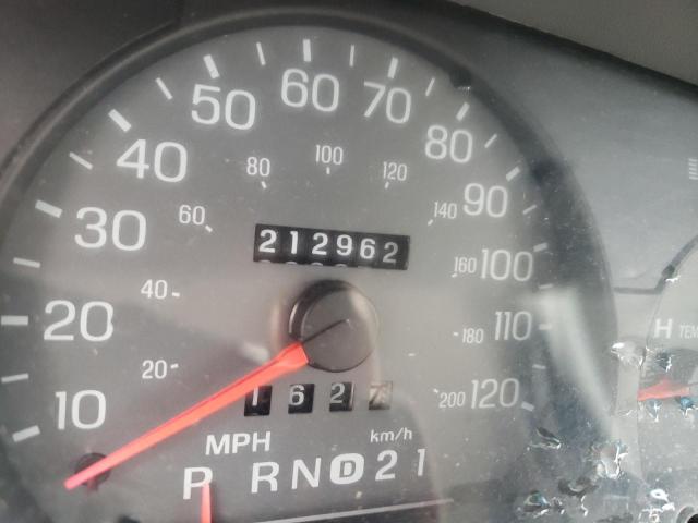 Photo 8 from auction – 2004 MERCURY GRAND MARQ with VIN 2MEFM74W54X615249