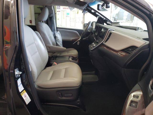Photo 5 from auction – 2016 TOYOTA SIENNA XLE with VIN 5TDDK3DC6GS130874