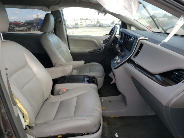 Photo 5 from auction – 2015 TOYOTA SIENNA XLE with VIN 5TDYK3DC6FS613815