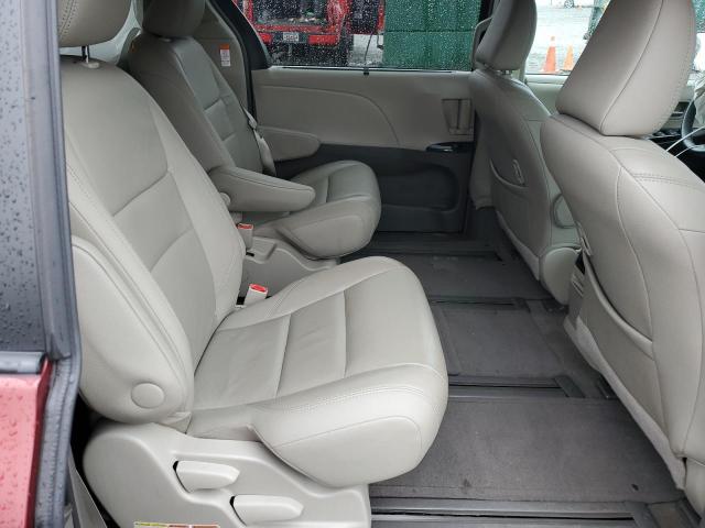 Photo 6 from auction – 2017 TOYOTA SIENNA XLE with VIN 5TDDZ3DCXHS169352