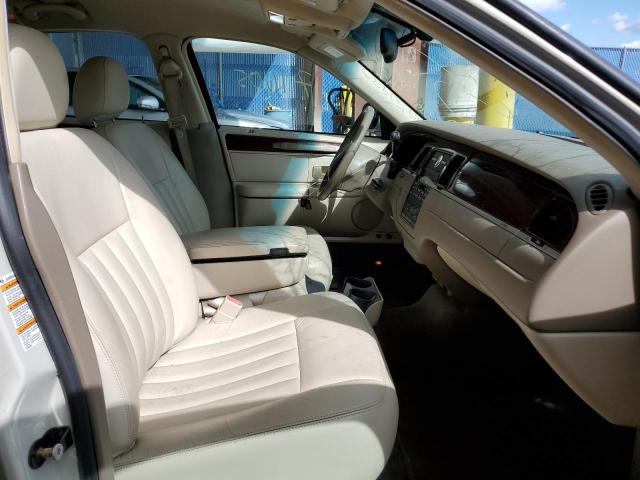 Photo 5 from auction – 2004 LINCOLN TOWN CAR E with VIN 1LNHM81W34Y677684