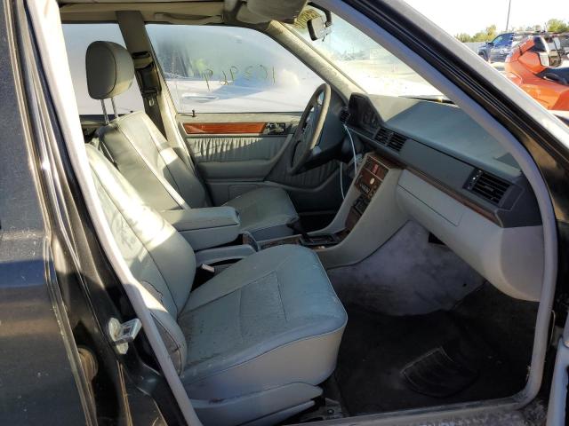 Photo 5 from auction – 1995 MERCEDES-BENZ E 320 BASE with VIN WDBEA32E6SC211734