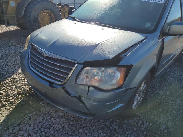 Photo 9 from auction – 2010 CHRYSLER TOWN & COU with VIN 2A4RR5D18AR357733