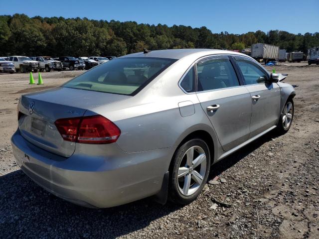 Photo 4 from auction – 2014 VOLKSWAGEN PASSAT SE with VIN 1VWBS7A31EC027909